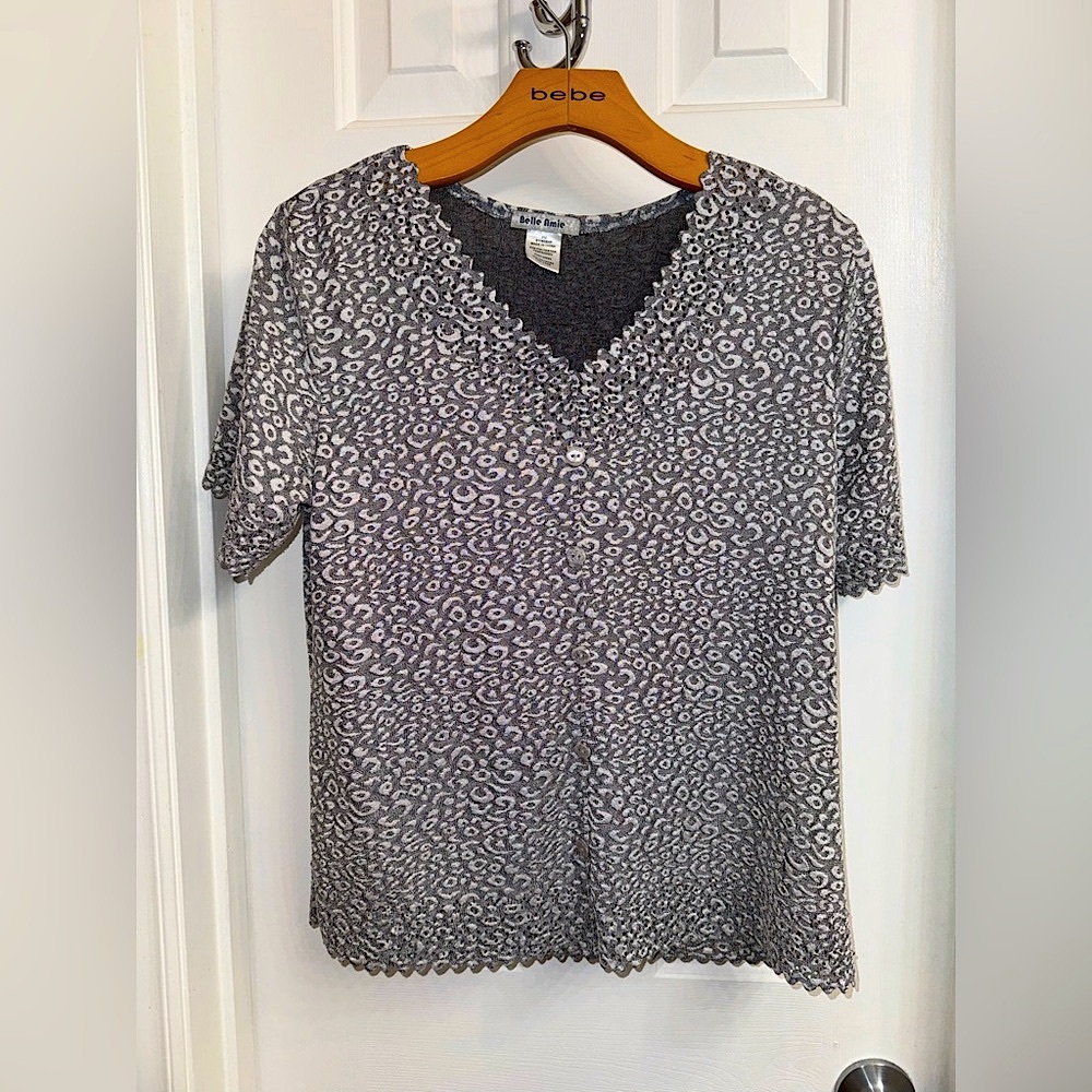 Belle Amie Sparkly Gray Textured Animal Print, scalloped trim, Size PM